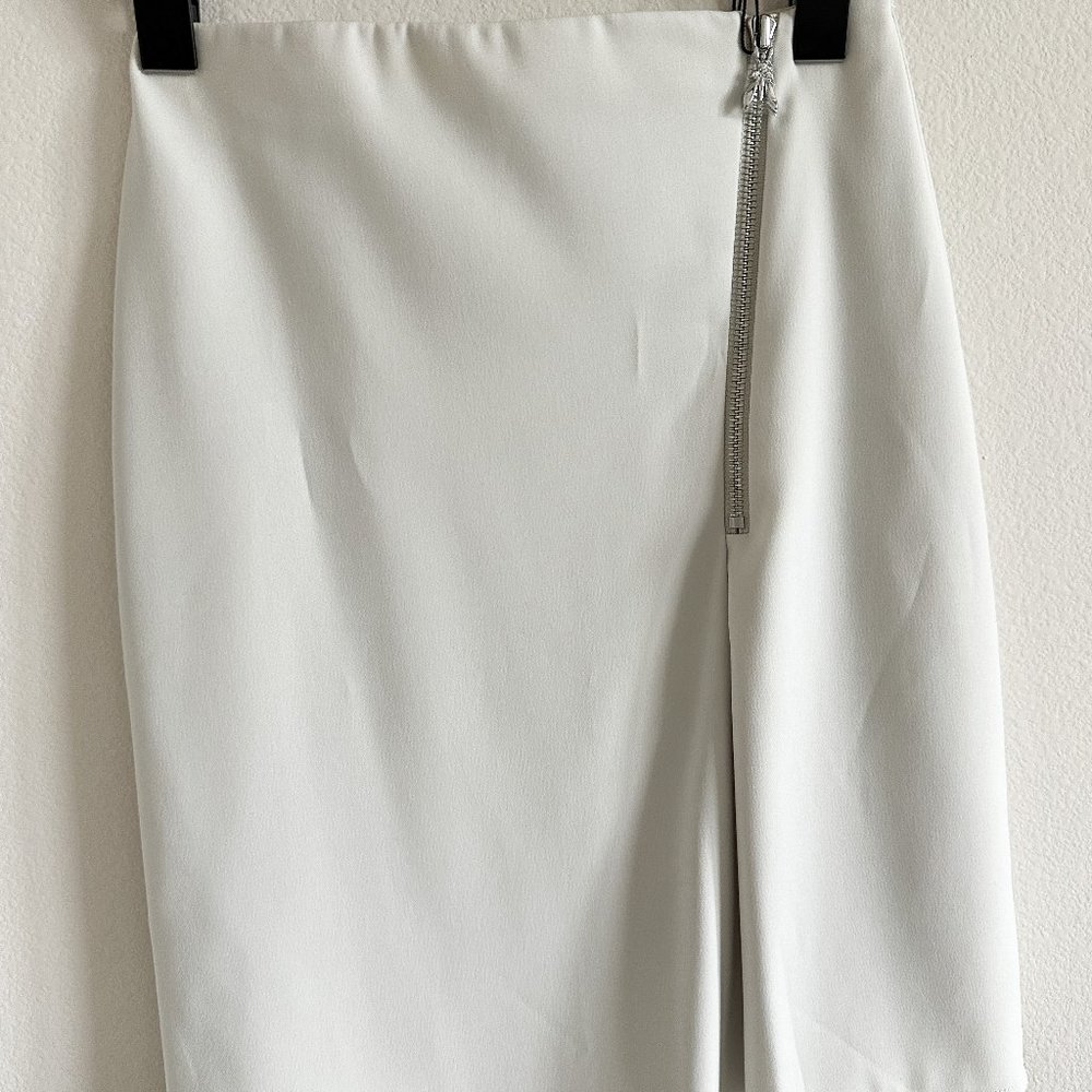 New Patrizia Pepe Skirt